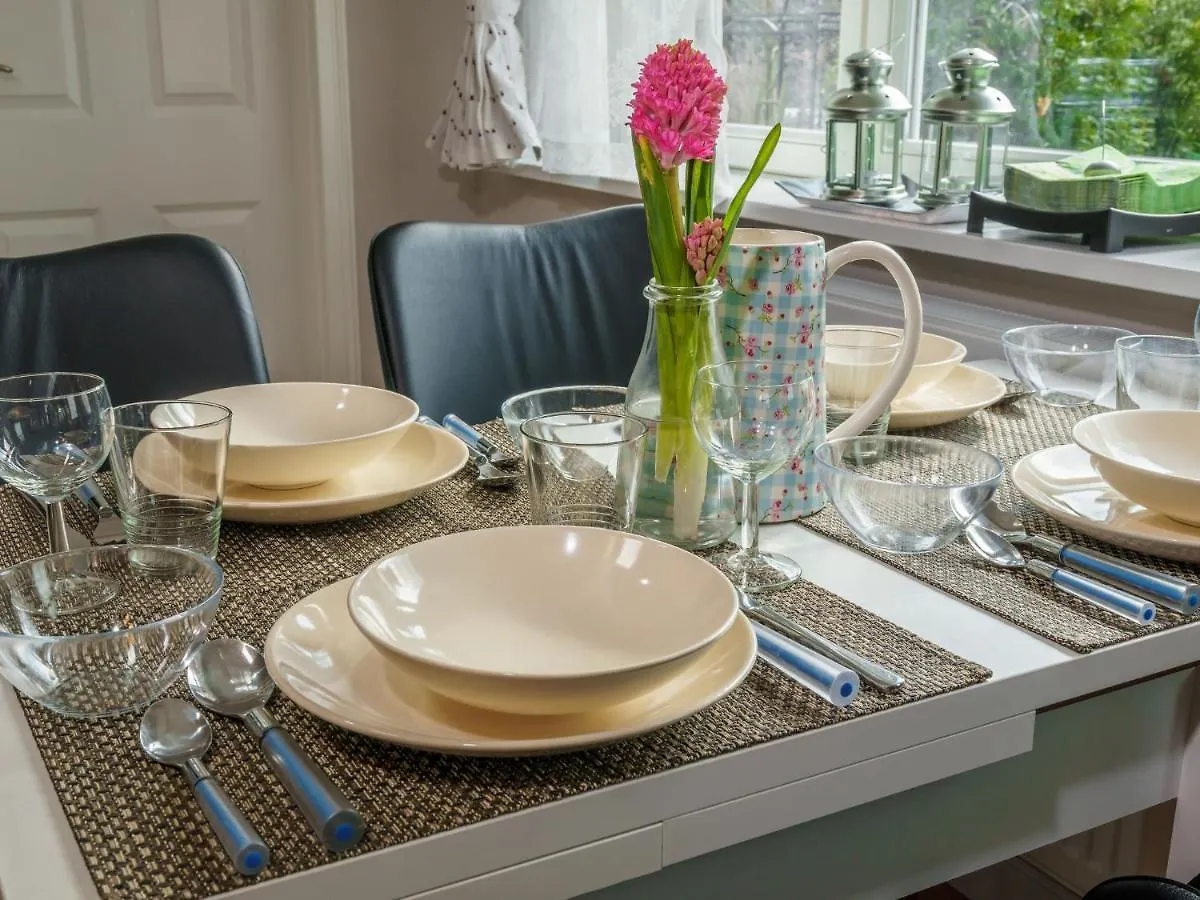 Cozy Apartment near Lake in Wannsee Berlijn